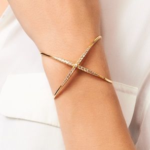 Elizabeth and James Pavé Windrose Cuff